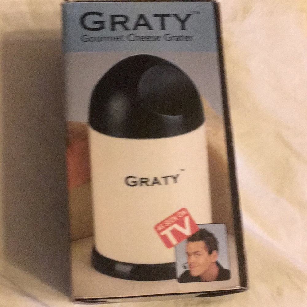 Graty Gourmet Cheese Grater  2 Blades coarse or fine New